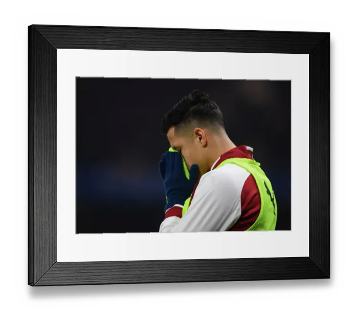 Framed Print : Alexis Sanchez in Action: Chelsea vs Arsenal - Carabao Cup Semi-Final First Leg (2017-18)
