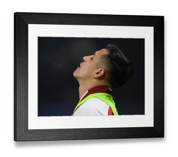 Framed Print : Alexis Sanchez in Action: Arsenal vs. Chelsea - Carabao Cup Semi-Final First Leg (2017-18)