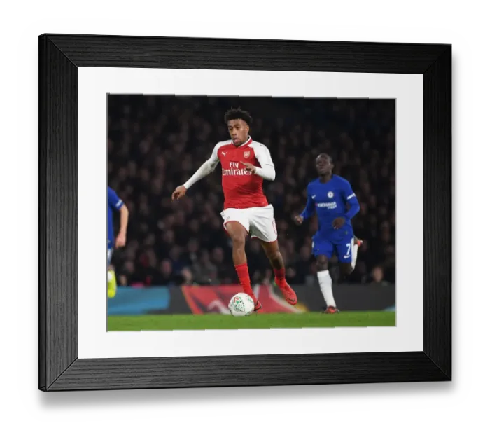 Framed Print : Alex Iwobi in Action: Carabao Cup Semi-Final Showdown between Chelsea and Arsenal