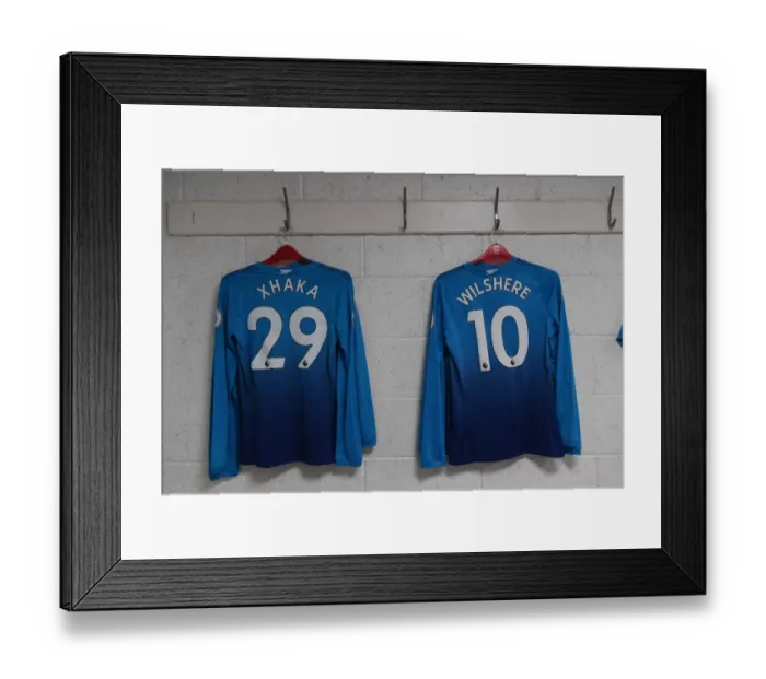 Framed Print : Arsenal Away Gear in AFC Bournemouth Changing Room Before Match (2017-18)
