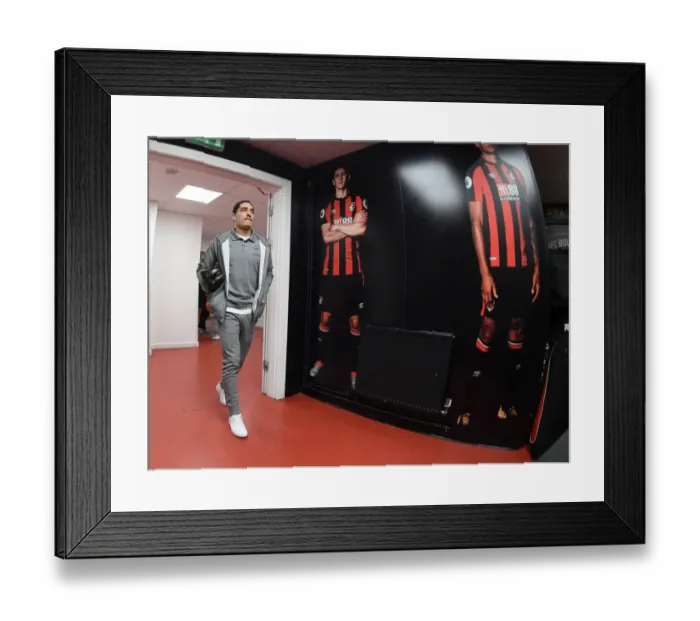 Framed Print : Hector Bellerin Arrives at Vitality Stadium: AFC Bournemouth vs. Arsenal, Premier League 2017-18