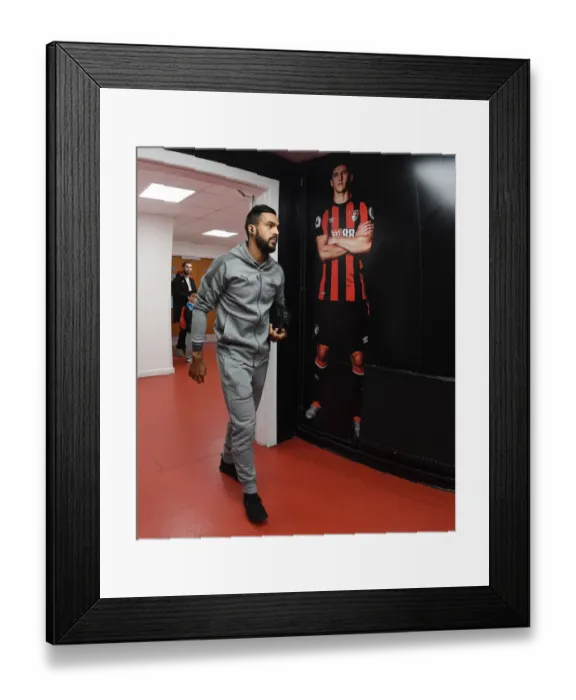 Framed Print : Theo Walcott's Arrival at Vitality Stadium: AFC Bournemouth vs Arsenal, Premier League 2017-18