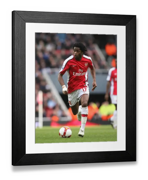 Framed Print : Arsenal's Alexandre Song Shines: 4-0 Crush of Blackburn Rovers, Emirates Stadium, 2009