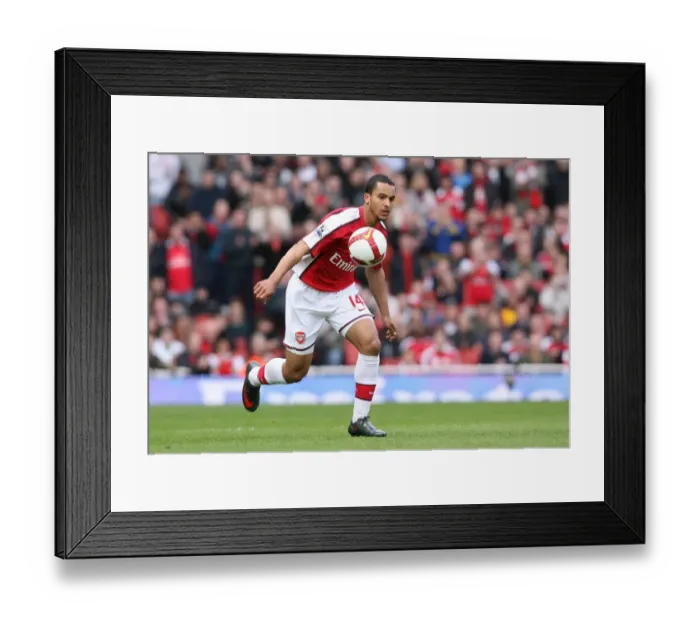 Framed Print : Theo Walcott's Unforgettable Night: Arsenal's 4-0 Thrashing of Blackburn Rovers, Emirates Stadium, 2009