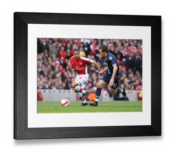 Framed Print : Theo Walcott's Unforgettable Night: Arsenal's 4-0 Thrashing of Blackburn Rovers, Emirates Stadium, March 14, 2009