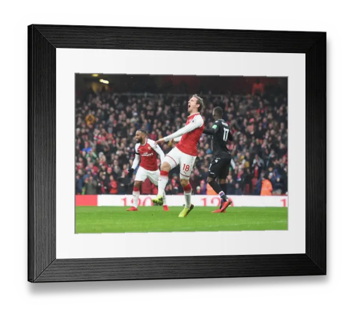Framed Print : Nacho Monreal Scores the First Goal: Arsenal vs Crystal Palace, Premier League 2017-18