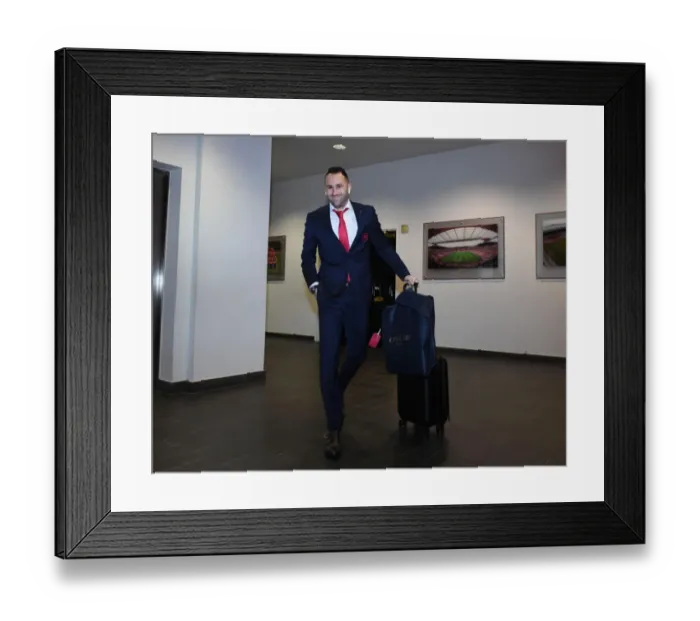 Framed Print : Arsenal's David Ospina - Focused Before Arsenal v Crystal Palace (2017-18) Framed Print : Arsenal's David Ospina - Focused Before Arsenal v Crystal Palace (2017-18)