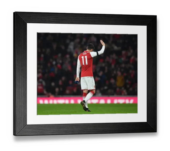 Framed Print : Mesut Ozil in Action: Arsenal vs Crystal Palace, Premier League 2017-18 Framed Print : Mesut Ozil in Action: Arsenal vs Crystal Palace, Premier League 2017-18