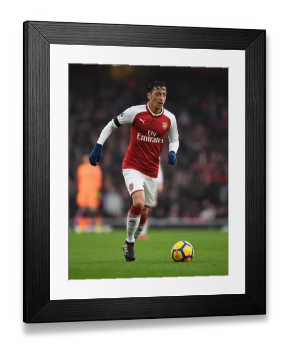 Framed Print : Mesut Ozil in Action: Arsenal vs Crystal Palace, Premier League 2017-18 Framed Print : Mesut Ozil in Action: Arsenal vs Crystal Palace, Premier League 2017-18