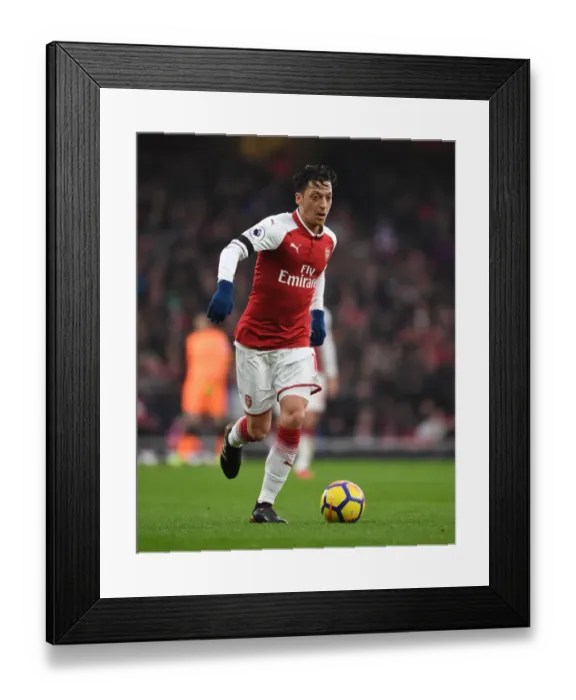 Framed Print : Mesut Ozil in Action: Arsenal vs Crystal Palace, Premier League 2017-18 Framed Print : Mesut Ozil in Action: Arsenal vs Crystal Palace, Premier League 2017-18