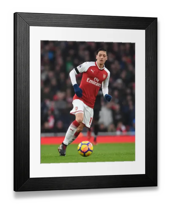 Framed Print : Mesut Ozil in Action: Arsenal vs. Crystal Palace, Premier League 2017-18
