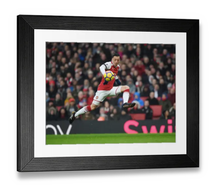 Framed Print : Mesut Ozil in Action: Arsenal vs Crystal Palace, Premier League 2017-18 Framed Print : Mesut Ozil in Action: Arsenal vs Crystal Palace, Premier League 2017-18