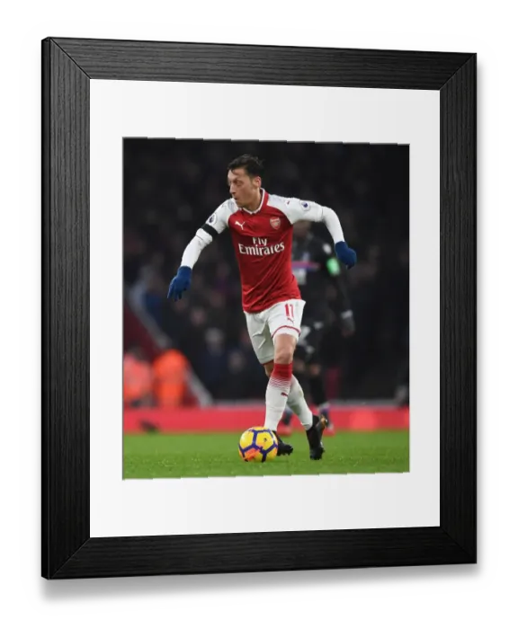 Framed Print : Mesut Ozil in Action: Arsenal vs Crystal Palace, Premier League 2017-18 Framed Print : Mesut Ozil in Action: Arsenal vs Crystal Palace, Premier League 2017-18