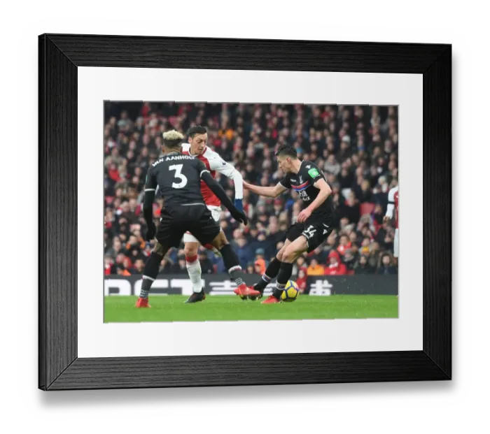 Framed Print : Arsenal: Ozil Sets Up Lacazette's Goal Against Crystal Palace (2017-18) Framed Print : Arsenal: Ozil Sets Up Lacazette's Goal Against Crystal Palace (2017-18)