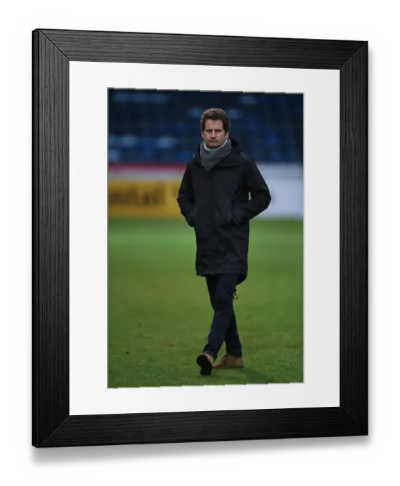 Framed Print : Joe Montemurro: Arsenal Women's Manager Reacts After Reading FC Match