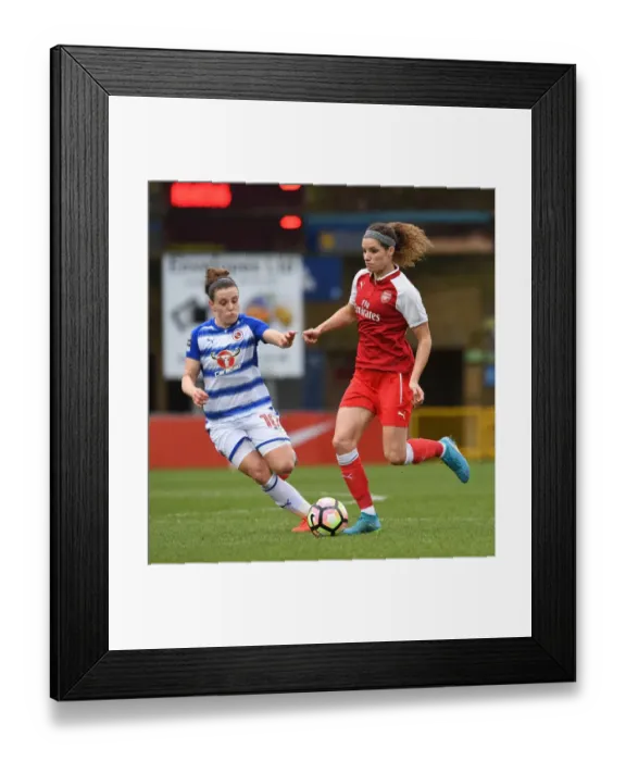 Framed Print : Fight for Dominance: Janssen vs. Bruton in the WSL Clash Between Reading and Arsenal