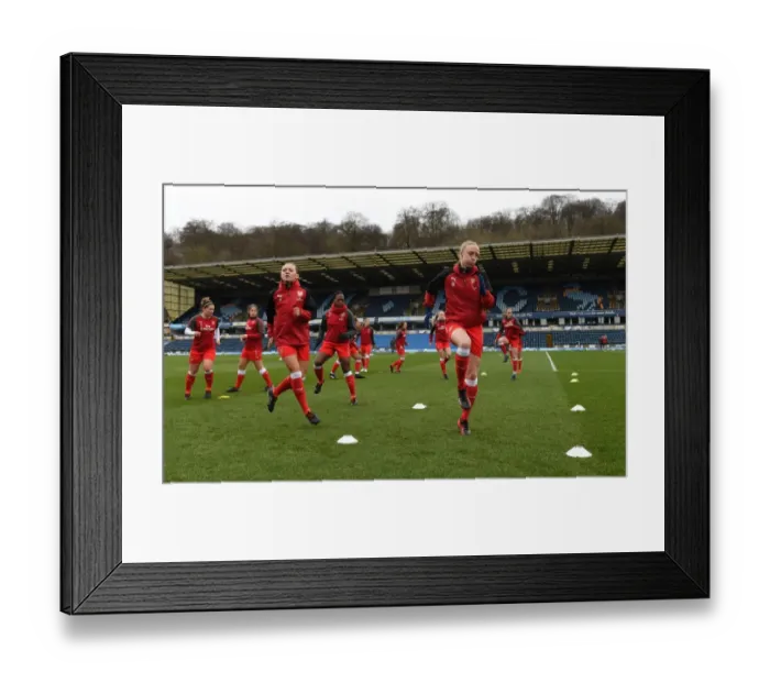 Framed Print : Arsenal Women Prepare for Reading FC Match: WSL Warm-Up