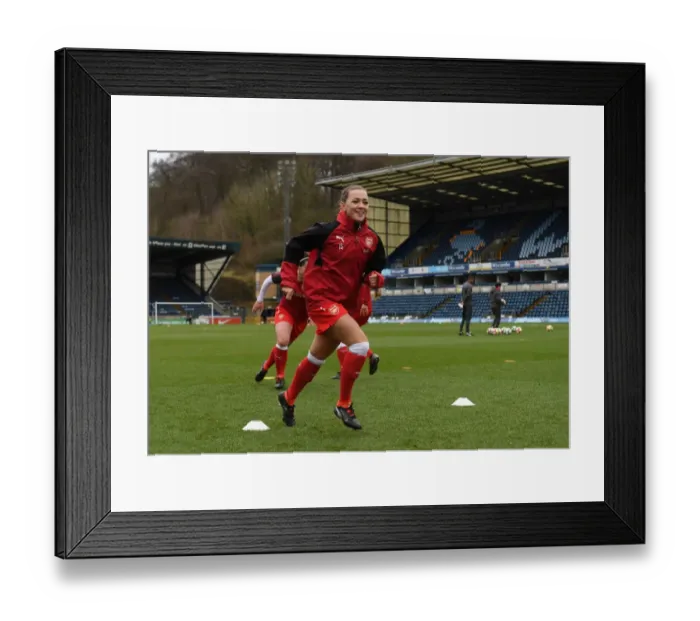 Framed Print : Katie McCabe Preparing for Arsenal Women's WSL Match against Reading FC