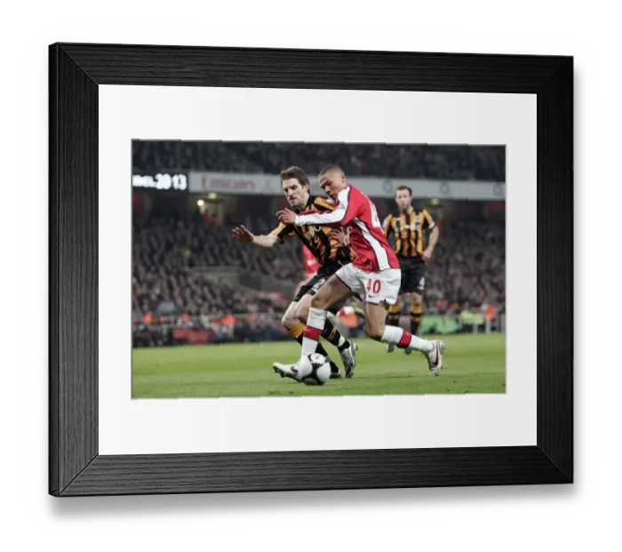 Framed Print : Arsenal FC vs Hull City: FA Cup Clash 2008-09