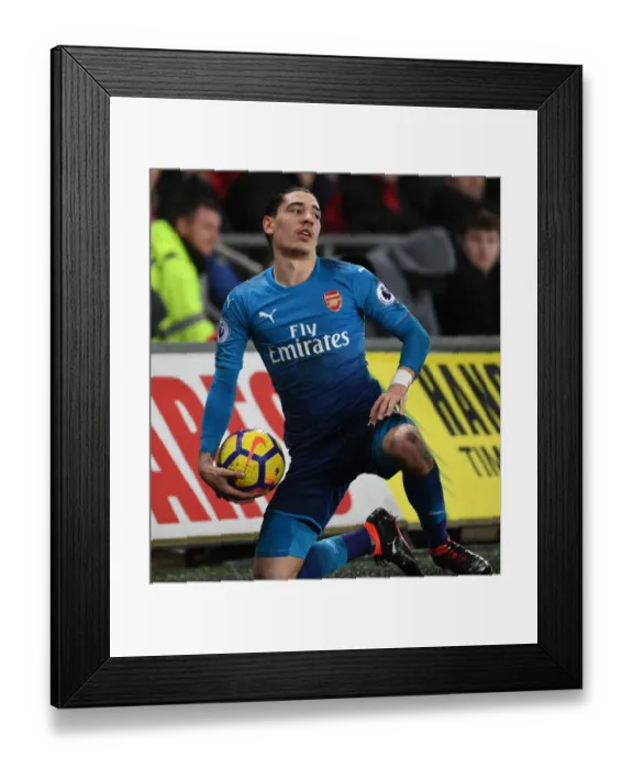 Framed Print : Hector Bellerin in Action: Swansea City vs Arsenal, Premier League 2017-18 Framed Print : Hector Bellerin in Action: Swansea City vs Arsenal, Premier League 2017-18
