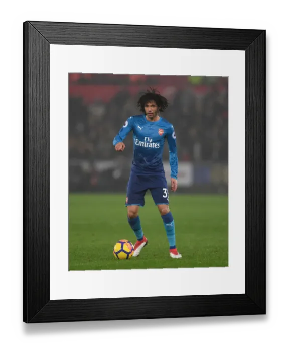 Framed Print : Mohamed Elneny in Action: Swansea City vs Arsenal, Premier League 2017-18 Framed Print : Mohamed Elneny in Action: Swansea City vs Arsenal, Premier League 2017-18