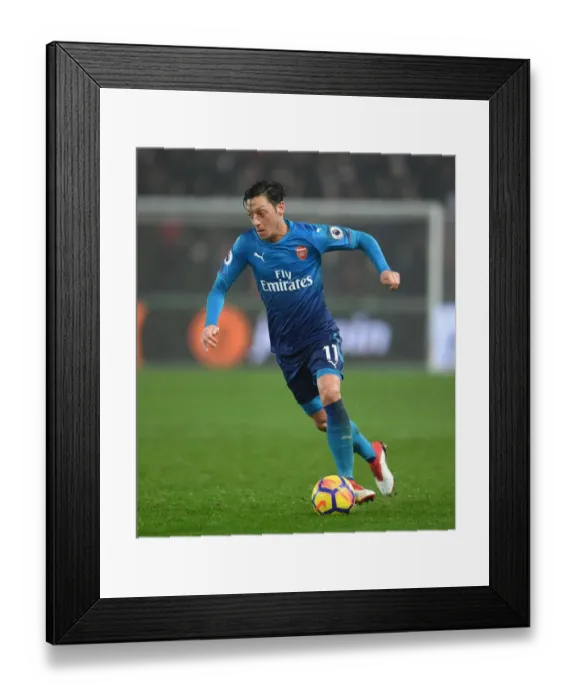 Framed Print : Mesut Ozil in Action: Swansea City vs Arsenal, Premier League 2017-18