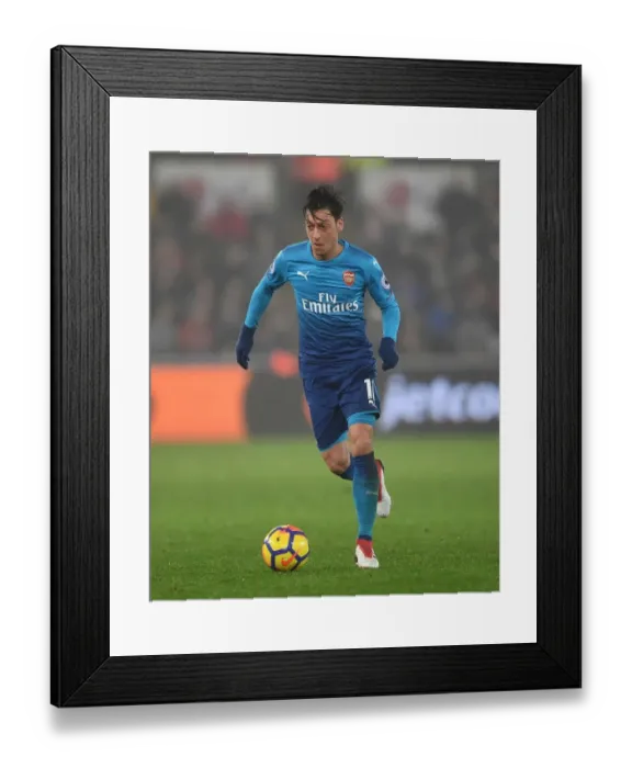 Framed Print : Mesut Ozil in Action: Swansea City vs Arsenal, Premier League 2017-18