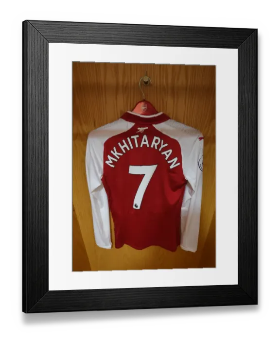 Framed Print : Arsenal's Henrikh Mkhitaryan Prepares for Arsenal v Everton Match (2017-18) Framed Print : Arsenal's Henrikh Mkhitaryan Prepares for Arsenal v Everton Match (2017-18)