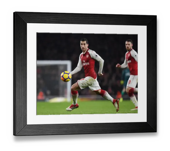 Framed Print : Henrikh Mkhitaryan in Action: Arsenal vs Everton, Premier League 2017-18 Framed Print : Henrikh Mkhitaryan in Action: Arsenal vs Everton, Premier League 2017-18