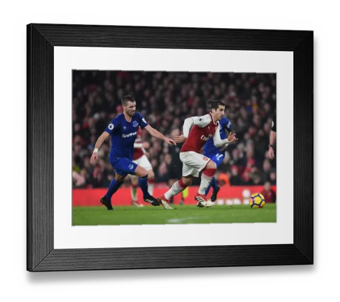 Framed Print : Mkhitaryan's Slick Move: Outsmarting Schneiderlin in Arsenal's Victory over Everton Framed Print : Mkhitaryan's Slick Move: Outsmarting Schneiderlin in Arsenal's Victory over Everton