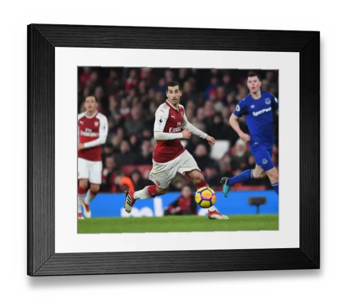 Framed Print : Henrikh Mkhitaryan: In Action for Arsenal Against Everton, Premier League 2017-18