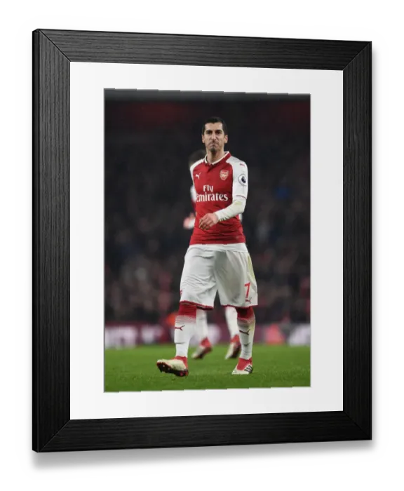 Framed Print : Arsenal's Henrikh Mkhitaryan in Action against Everton, Premier League 2017-18