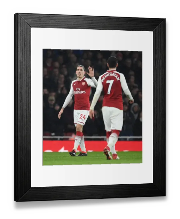Framed Print : Hector Bellerin in Action: Arsenal vs Everton, Premier League 2017-18 Framed Print : Hector Bellerin in Action: Arsenal vs Everton, Premier League 2017-18