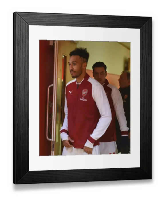 Framed Print : Arsenal's Aubameyang Readies for Arsenal vs. Everton Showdown Framed Print : Arsenal's Aubameyang Readies for Arsenal vs. Everton Showdown