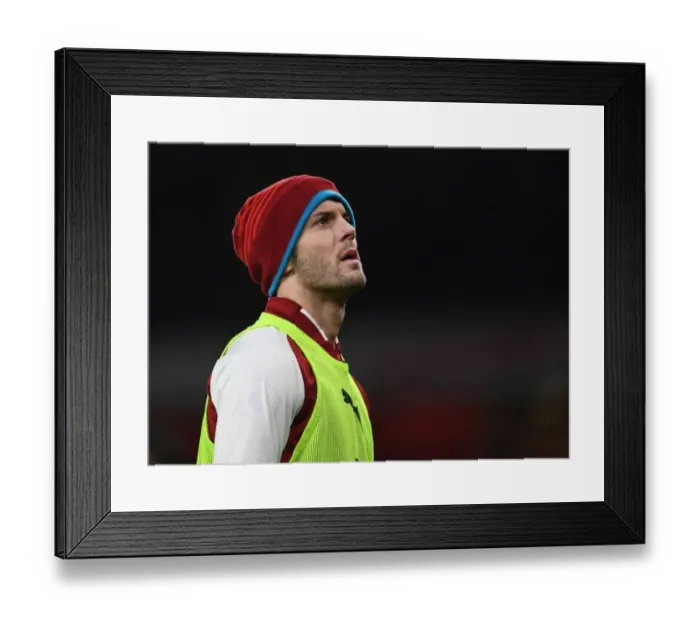 Framed Print : Jack Wilshere in Action: Arsenal vs Everton, Premier League 2017-18 Framed Print : Jack Wilshere in Action: Arsenal vs Everton, Premier League 2017-18