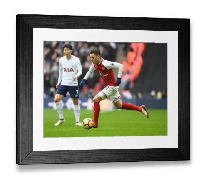 Framed Print : Mesut Ozil in Action: Tottenham Hotspur vs Arsenal, Premier League 2017-18