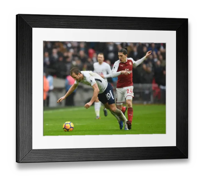 Framed Print : Clash at Wembley: Bellerin vs. Kane - Tottenham vs. Arsenal, Premier League 2017-18