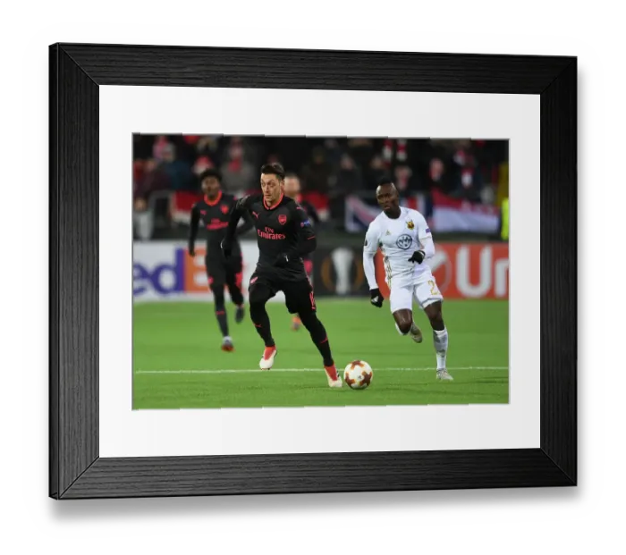 Framed Print : Mesut Ozil Clashes with Samuel Mensah: Ostersunds FK vs Arsenal, UEFA Europa League Framed Print : Mesut Ozil Clashes with Samuel Mensah: Ostersunds FK vs Arsenal, UEFA Europa League