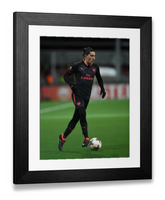 Framed Print : Hector Bellerin in Action: Arsenal's Europa League Triumph over Ostersunds FK, 2018