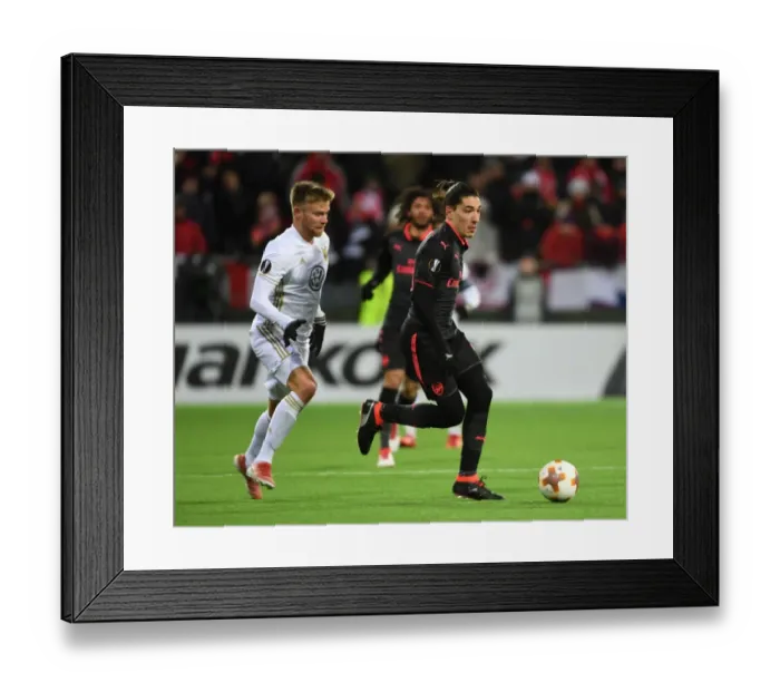 Framed Print : Hector Bellerin Outmaneuvers Dennis Widgren in Arsenal's Europa League Clash against Ostersunds