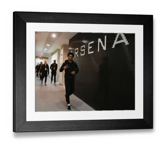 Framed Print : Reiss Nelson in Arsenal Changing Room Before Arsenal v Östersunds FK UEFA Europa League Match Framed Print : Reiss Nelson in Arsenal Changing Room Before Arsenal v Östersunds FK UEFA Europa League Match