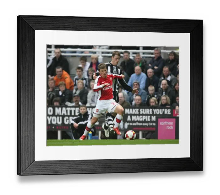 Framed Print : Andrey Arshavin (Arsenal) Ryan Taylor (Newcastle) Framed Print : Andrey Arshavin (Arsenal) Ryan Taylor (Newcastle)