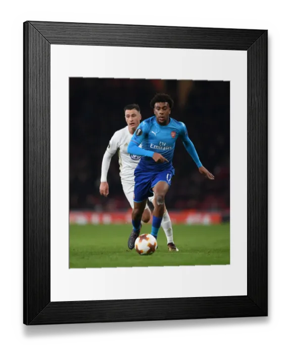 Framed Print : Clash of the Midfield: Alex Iwobi vs. Jamie Hopcutt, Arsenal vs. Östersunds, Europa League