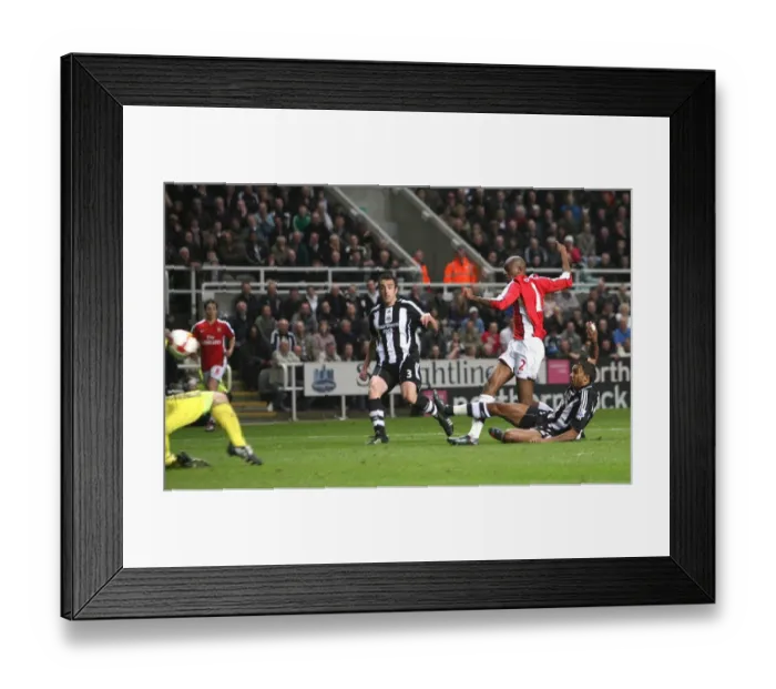 Framed Print : Abou Diaby's Stunning Goal vs. Newcastle United (21 / 3 / 2009)