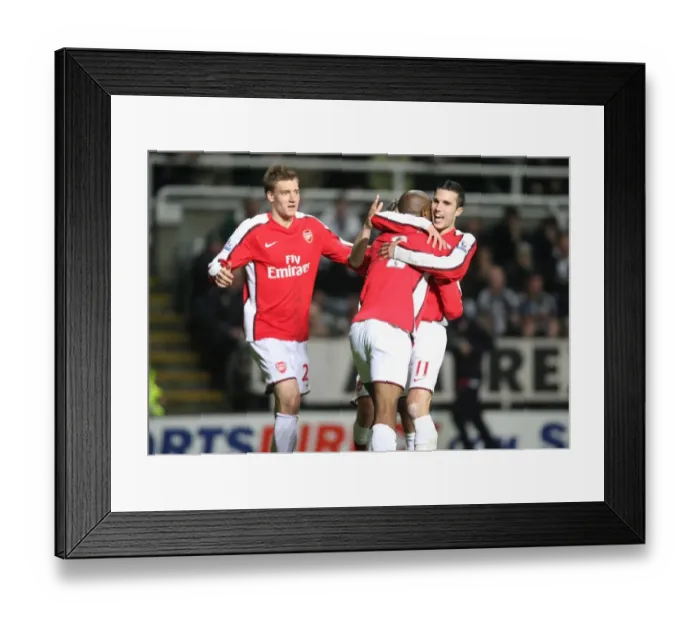 Framed Print : Abou Diaby celebrates scoring the 2nd Arsenal goal