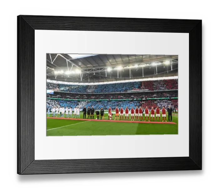 Framed Print : Arsenal vs Manchester City: Carabao Cup Final Showdown at Wembley Stadium
