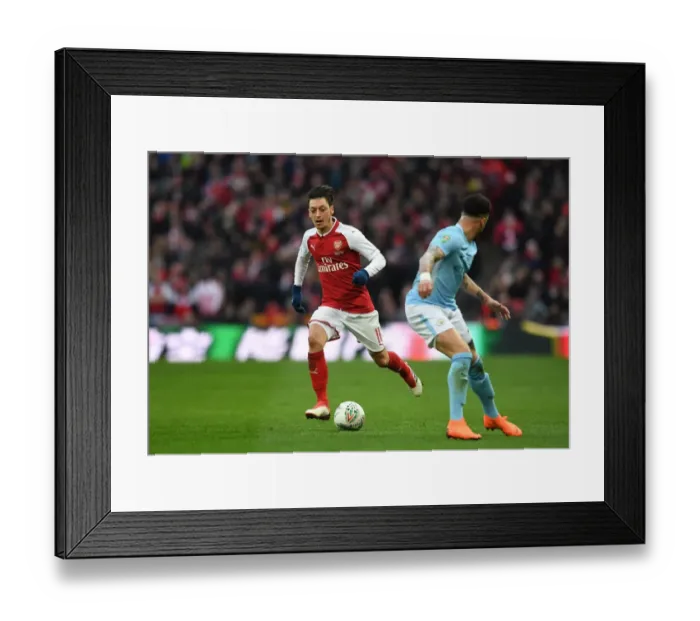 Framed Print : Mesut Ozil in Action: Arsenal vs Manchester City - Carabao Cup Final 2018 Framed Print : Mesut Ozil in Action: Arsenal vs Manchester City - Carabao Cup Final 2018