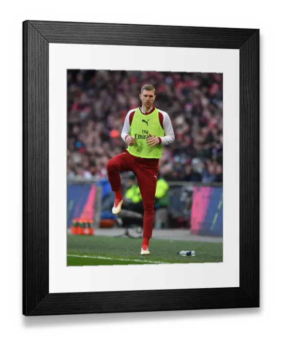 Framed Print : Per Mertesacker Prepares for Arsenal vs Manchester City Carabao Cup Final