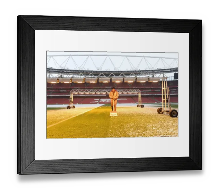Framed Print : Braving the Winter Storm: Arsenal's Battle Preparations vs Manchester City Framed Print : Braving the Winter Storm: Arsenal's Battle Preparations vs Manchester City