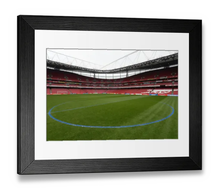 Framed Print : Arsenal Grounds Team Readies Blue Pitch for Manchester City Match (2017-18) Framed Print : Arsenal Grounds Team Readies Blue Pitch for Manchester City Match (2017-18)
